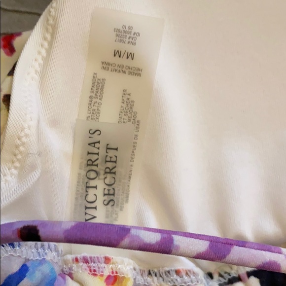 Victoria Secret Floral Bikini - Picture 3 of 4